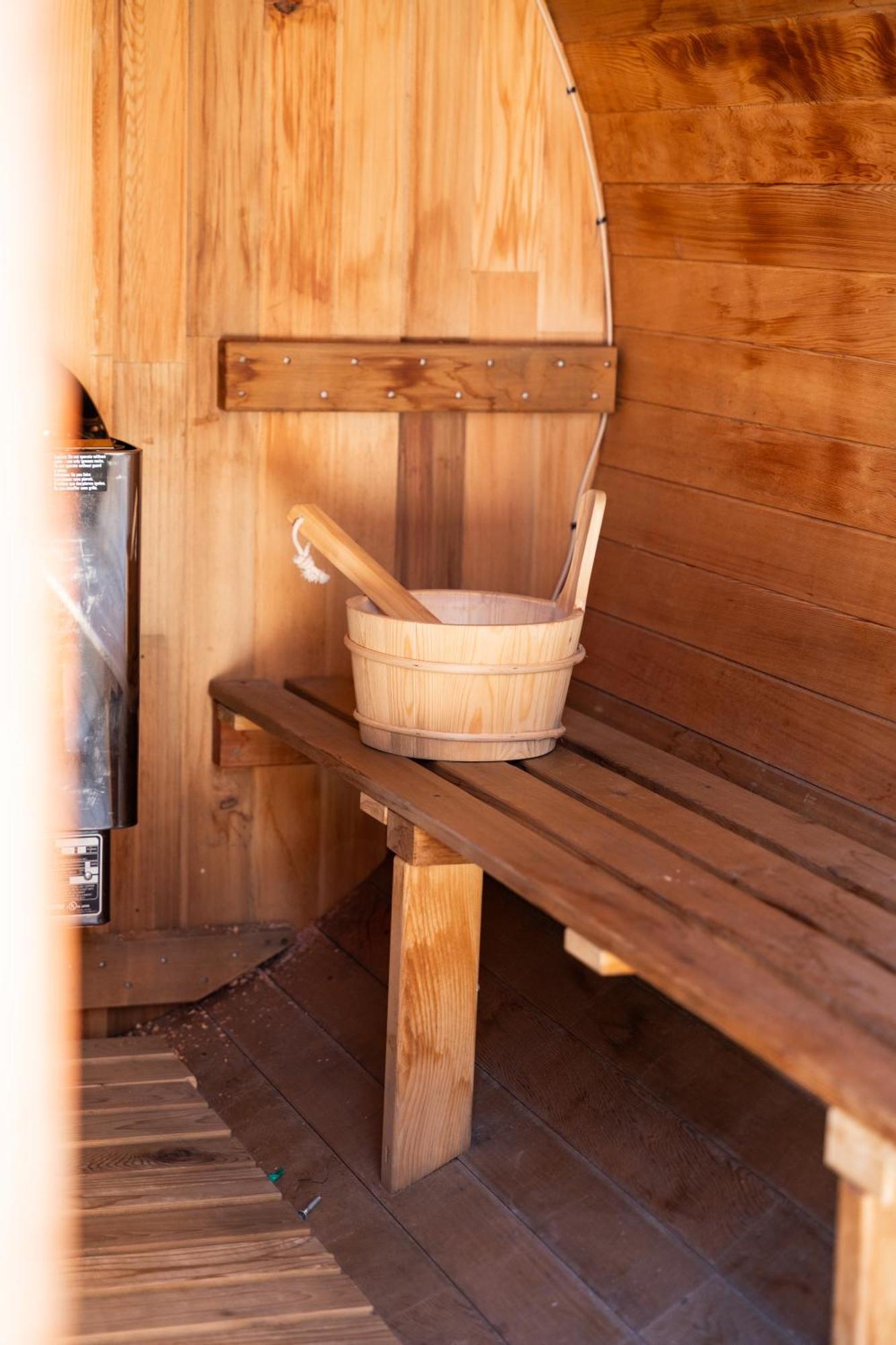 Wolfe'S Moab, Adult Only Hotel ภายนอก รูปภาพ