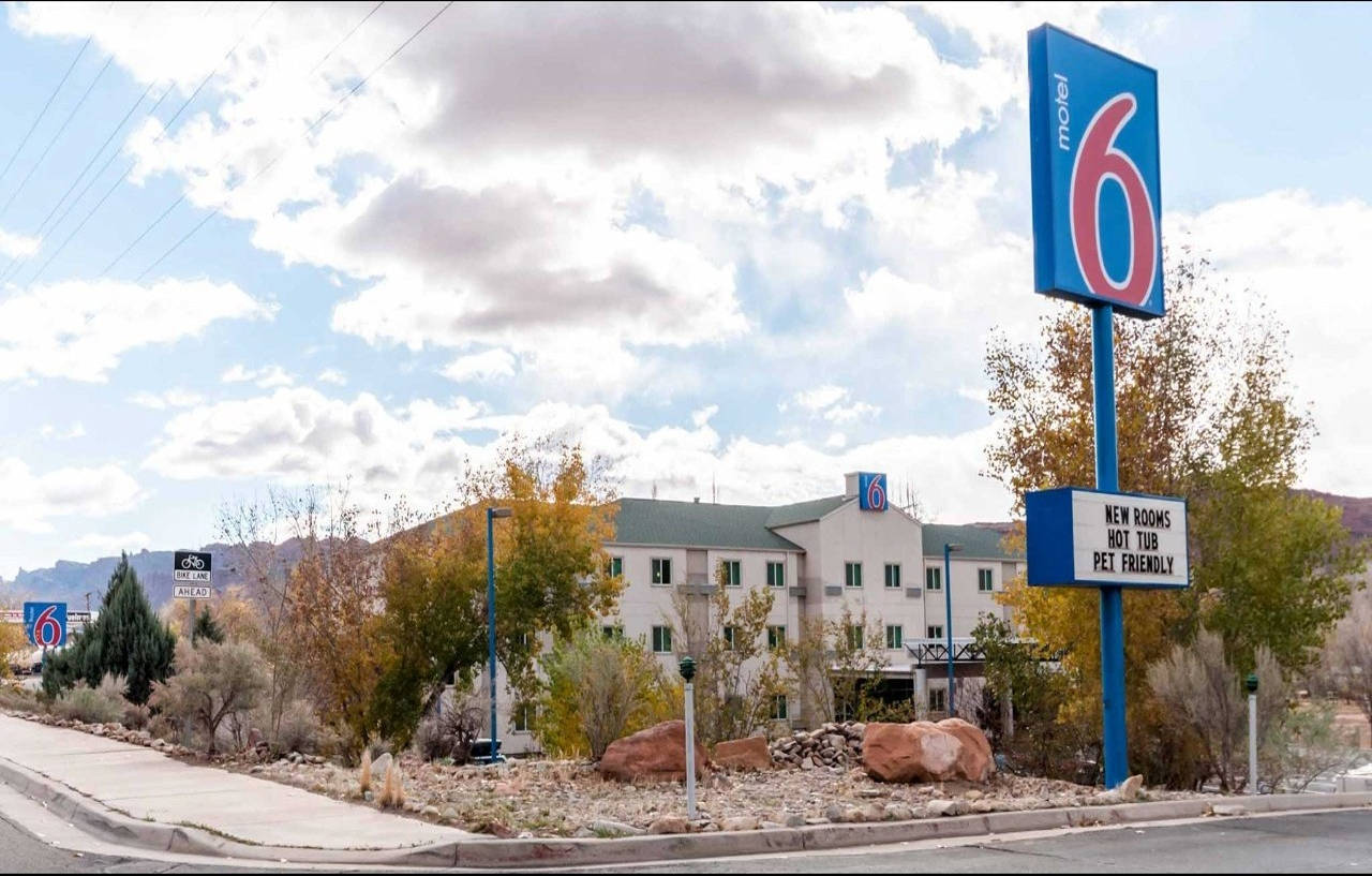 Wolfe'S Moab, Adult Only Hotel ภายนอก รูปภาพ